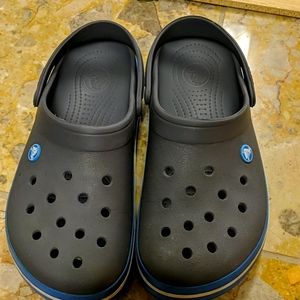 Crocs size 11